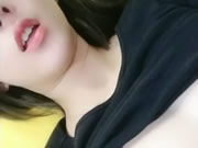 嫩妹跳蛋噴水自慰精彩大秀