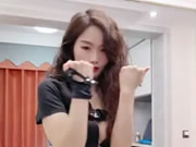 極品御姐 吹小泡泡 嫵媚身姿撩人眼神 扛不住