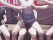 KTV包間一邊唱歌一邊瘋狂被操好刺激